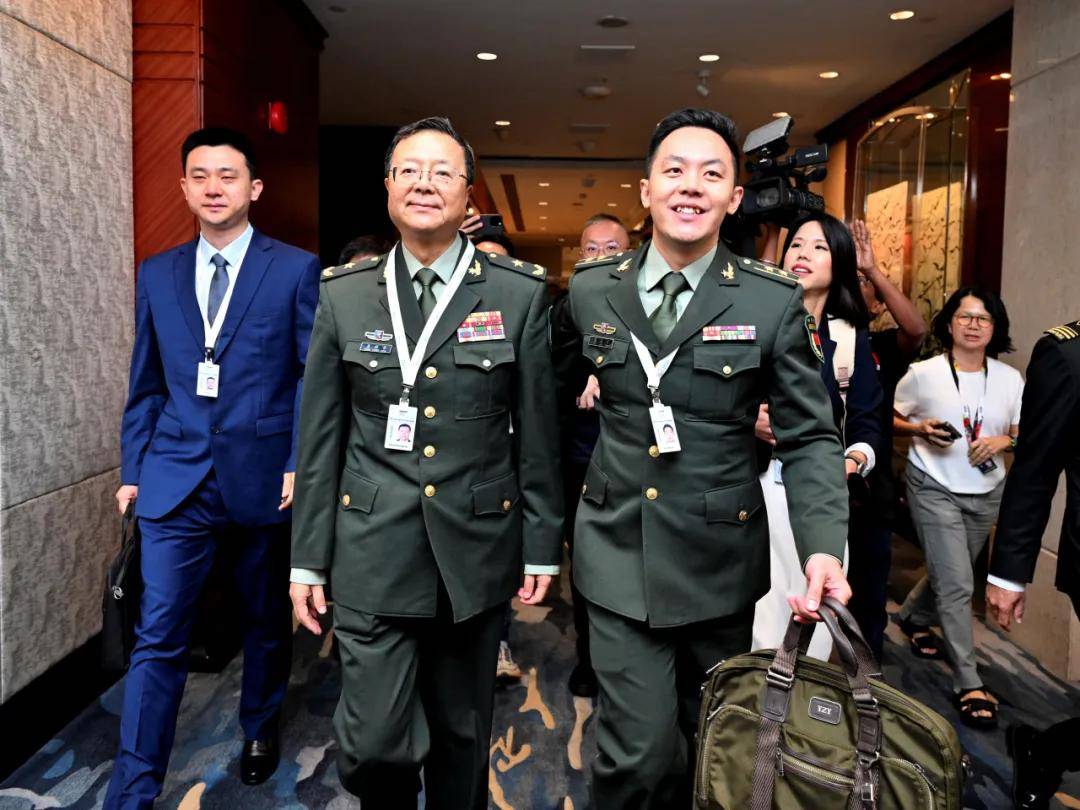 金灿荣：中国降格出席，释放了什么狠信号？